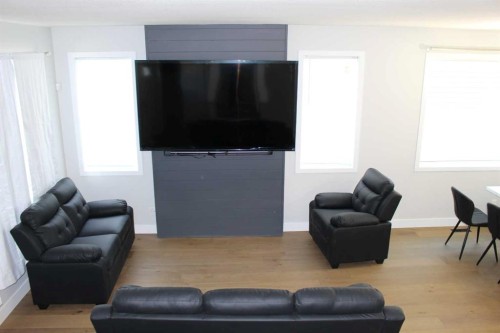 958 41 Avenue North, Lethbridge, AB - Indoor Photo Showing Living Room
