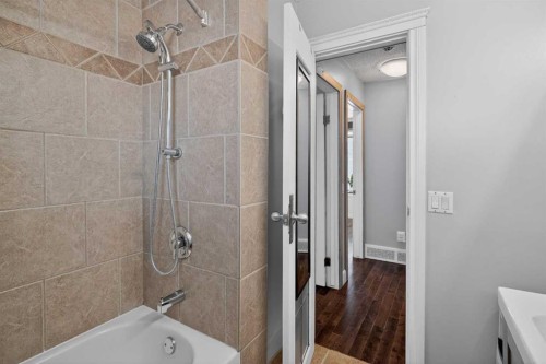 1028 Penrith Crescent Se, Calgary, AB 