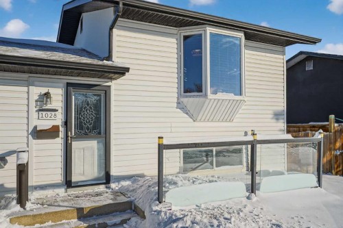 1028 Penrith Crescent Se, Calgary, AB 