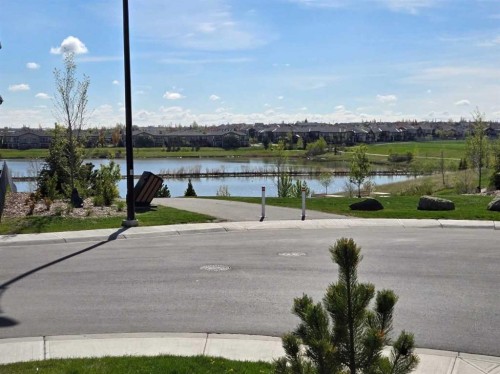 1260 Chinook Gate Bay SW Airdrie, AB T4B 5J2