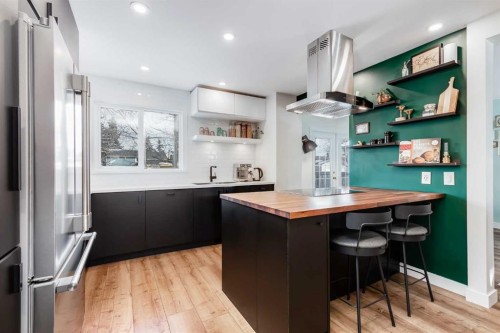 3011 32A Avenue Se, Calgary, AB - Indoor Photo Showing Kitchen With Upgraded Kitchen