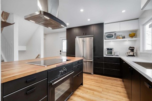 3011 32A Avenue Se, Calgary, AB - Indoor Photo Showing Kitchen With Upgraded Kitchen