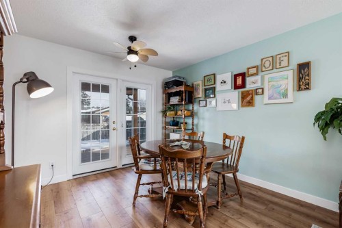 3011 32A Avenue Se, Calgary, AB - Indoor Photo Showing Dining Room