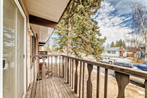52A Queen Alexandra Close Se, Calgary, AB - Outdoor With Balcony