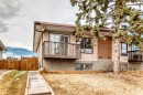 52A Queen Alexandra Close Se, Calgary, AB  - Outdoor 