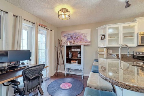 210 Mt Lorette Close Se, Calgary, AB - Indoor Photo Showing Other Room