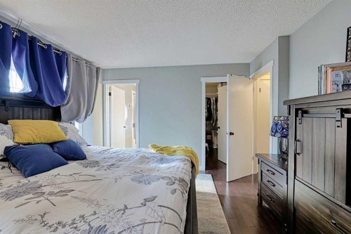 210 Mt Lorette Close Se, Calgary, AB - Indoor Photo Showing Bedroom