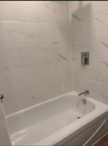 52 Wildrose Crescent, Brooks, AB - Indoor Photo Showing Bathroom