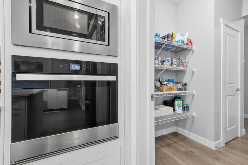 902 Bluerock Way Sw, Calgary, AB - Indoor