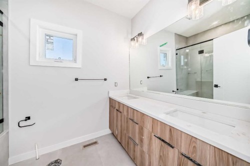 116 Heritage Manor, Cochrane, AB 