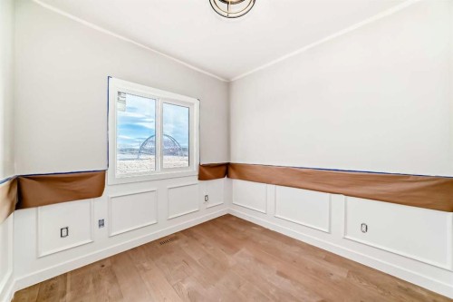 524 Heritage Boulevard, Cochrane, AB - Indoor Photo Showing Other Room