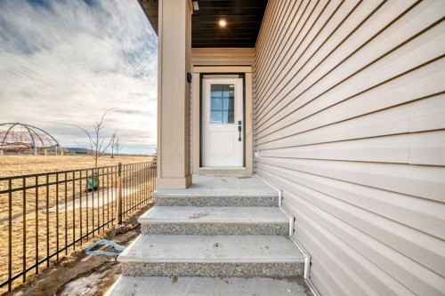 524 Heritage Boulevard, Cochrane, AB - Outdoor With Exterior