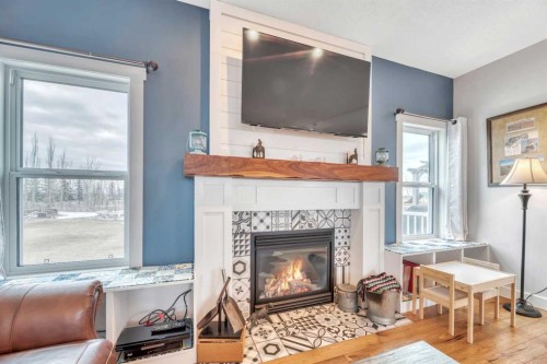 23 Winters Place, Rural Rocky View County, AB - Indoor Photo Showing Living Room