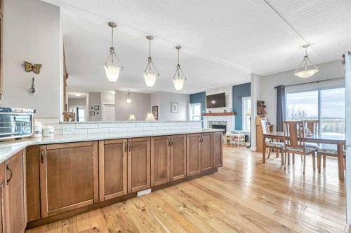 23 Winters Place, Rural Rocky View County, AB - Indoor Photo Showing Kitchen