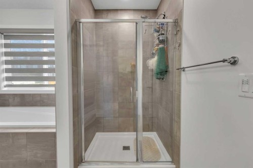 260 Lucas Way Nw, Calgary, AB - Indoor Photo Showing Bathroom