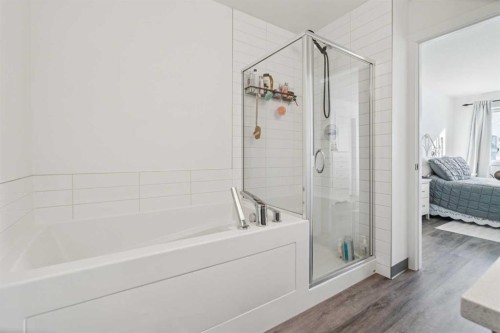 101-24 Rivercrest Drive, Cochrane, AB - Indoor Photo Showing Bathroom