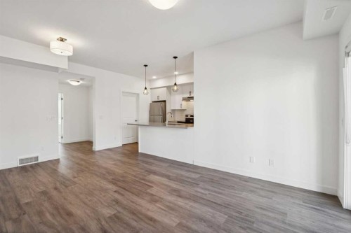 903-24 Rivercrest Drive, Cochrane, AB - Indoor Photo Showing Kitchen