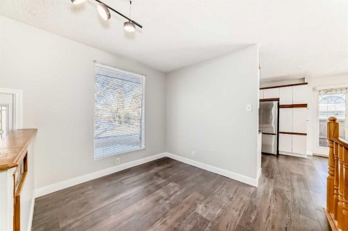 2831 63 Avenue Sw, Calgary, AB - Indoor