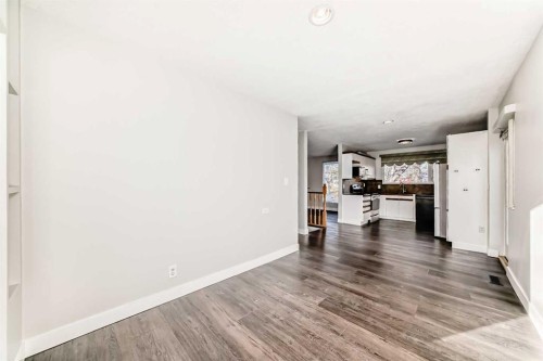2831 63 Avenue Sw, Calgary, AB - Indoor
