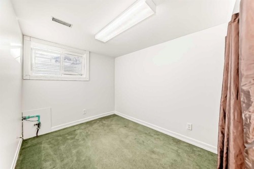 2831 63 Avenue Sw, Calgary, AB - Indoor Photo Showing Other Room