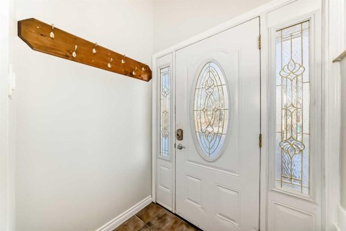 2831 63 Avenue Sw, Calgary, AB - Indoor Photo Showing Other Room