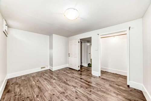 2831 63 Avenue Sw, Calgary, AB - Indoor Photo Showing Other Room