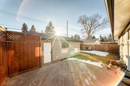2831 63 Avenue Sw, Calgary, AB - Outdoor