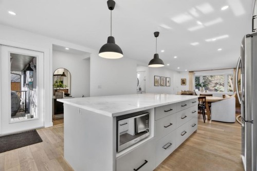 407 Brookmere Crescent Sw, Calgary, AB 