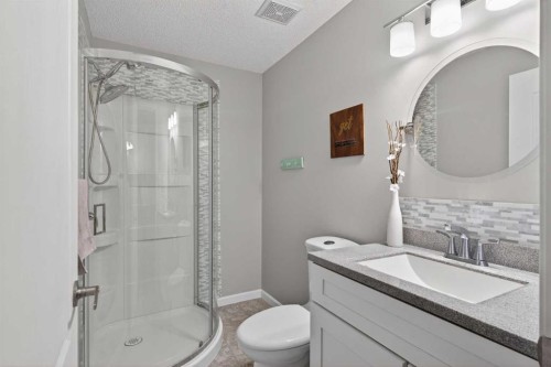 61 Sage Valley Manor Nw, Calgary, AB - Indoor Photo Showing Bathroom
