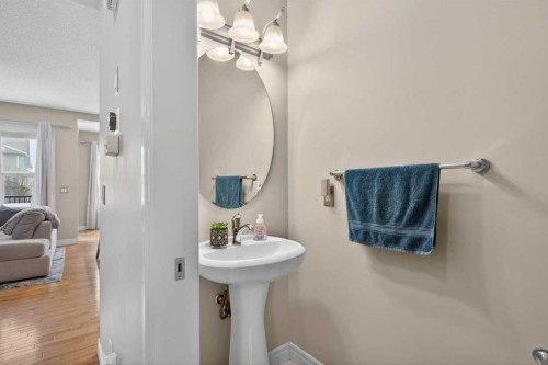61 Sage Valley Manor Nw, Calgary, AB - Indoor Photo Showing Bathroom