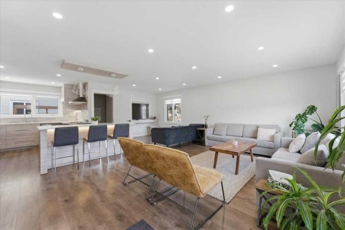 6603 Malvern Road Ne, Calgary, AB - Indoor Photo Showing Other Room