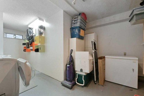 5-7740 Hunterview Drive Nw, Calgary, AB - Indoor Photo Showing Laundry Room