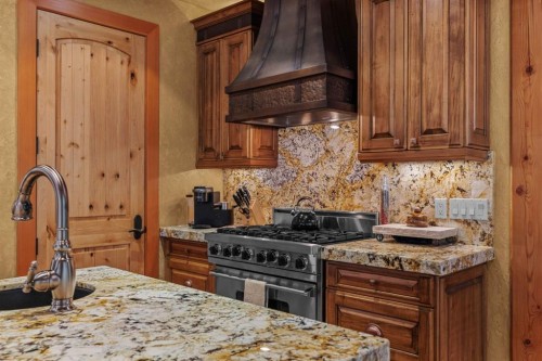 163 Cairns Landing, Canmore, AB - Indoor Photo Showing Kitchen