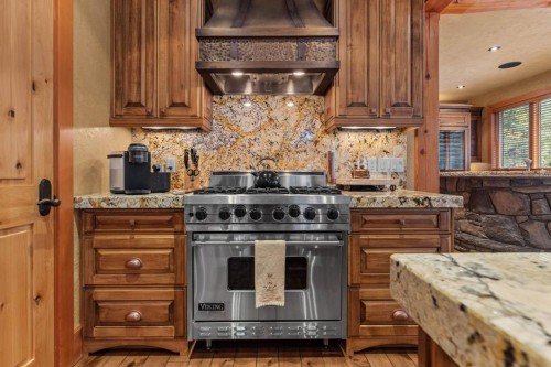 163 Cairns Landing, Canmore, AB - Indoor Photo Showing Kitchen