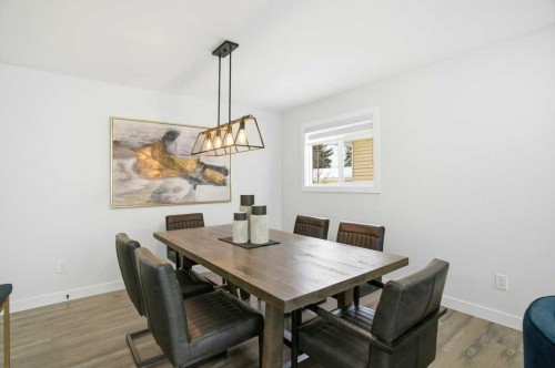 3 Kentish Drive Sw, Calgary, AB - Indoor Photo Showing Dining Room