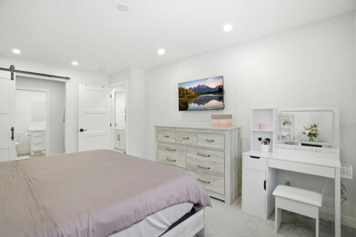 3 Kentish Drive Sw, Calgary, AB - Indoor Photo Showing Bedroom