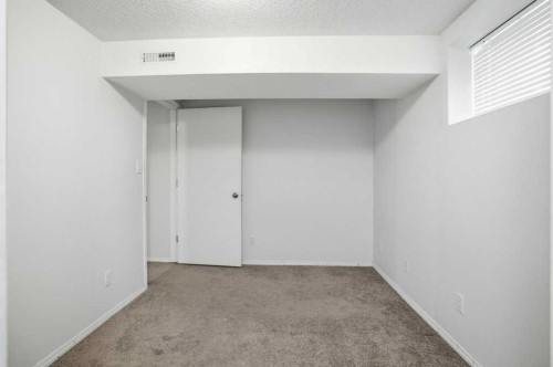 3 Kentish Drive Sw, Calgary, AB - Indoor Photo Showing Other Room
