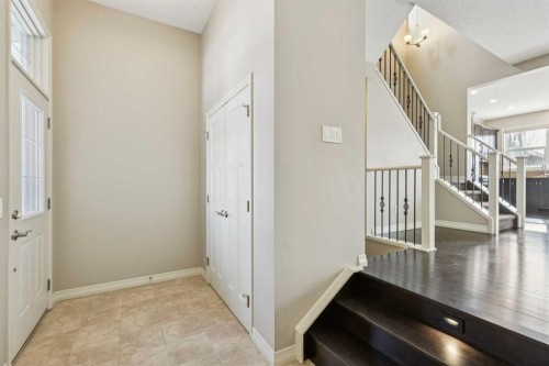 33 Sundown Grove, Cochrane, AB - Indoor Photo Showing Other Room