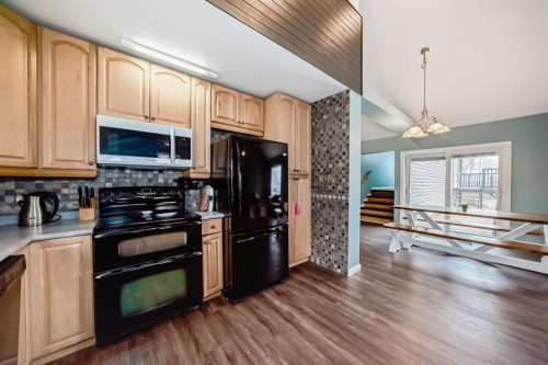 63 Sands Street, Rochon Sands, AB - Indoor Photo Showing Kitchen