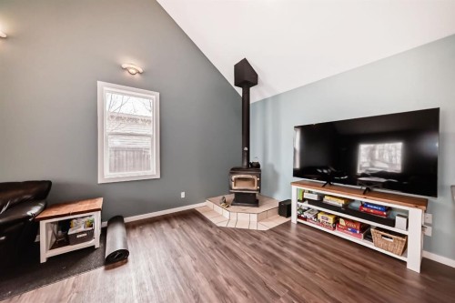 63 Sands Street, Rochon Sands, AB - Indoor