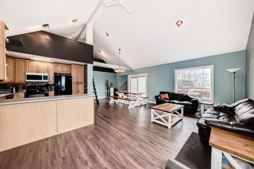 63 Sands Street, Rochon Sands, AB - Indoor