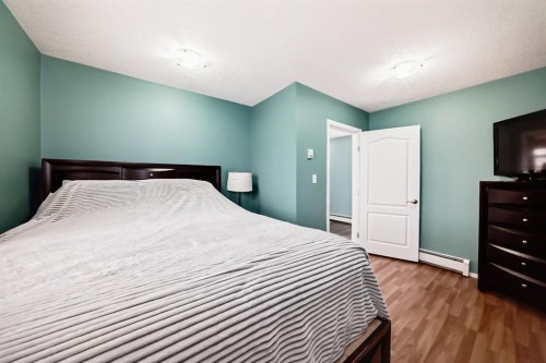 63 Sands Street, Rochon Sands, AB - Indoor Photo Showing Bedroom