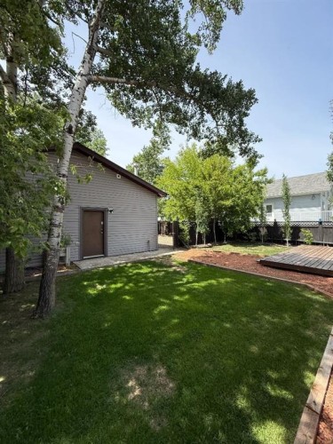 63 Sands Street, Rochon Sands, AB - Outdoor