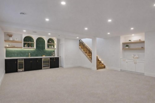 2207 Victoria Crescent Nw, Calgary, AB - Indoor