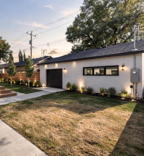 2207 Victoria Crescent Nw, Calgary, AB - Outdoor