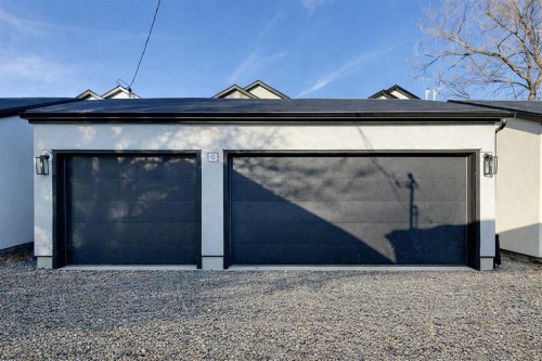 2207 Victoria Crescent Nw, Calgary, AB - Outdoor