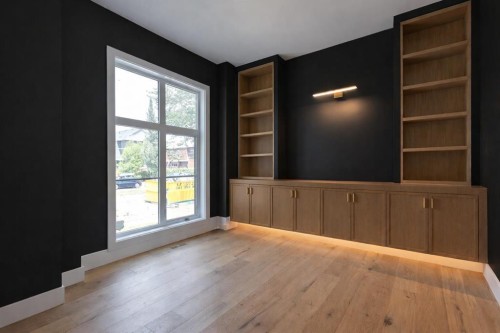 2207 Victoria Crescent Nw, Calgary, AB - Indoor Photo Showing Other Room