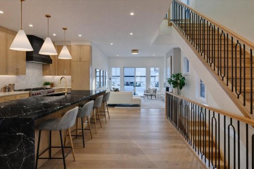 2207 Victoria Crescent Nw, Calgary, AB - Indoor