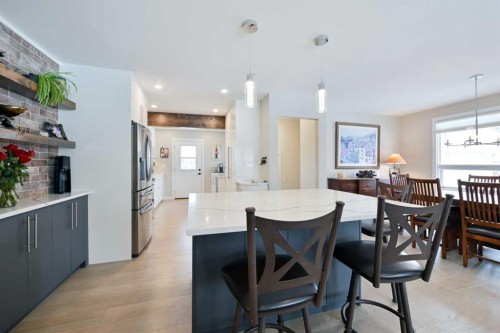 6427 Lombardy Crescent Sw, Calgary, AB - Indoor Photo Showing Dining Room