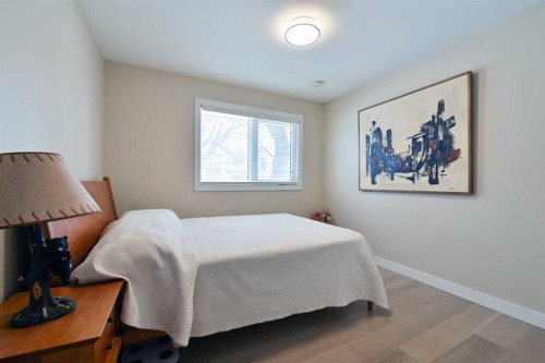 6427 Lombardy Crescent Sw, Calgary, AB - Indoor Photo Showing Bedroom